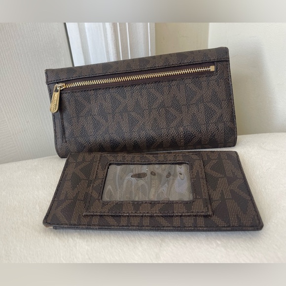 Michael Kors Dark Brown Signature Wallet set - Picture 9 of 10